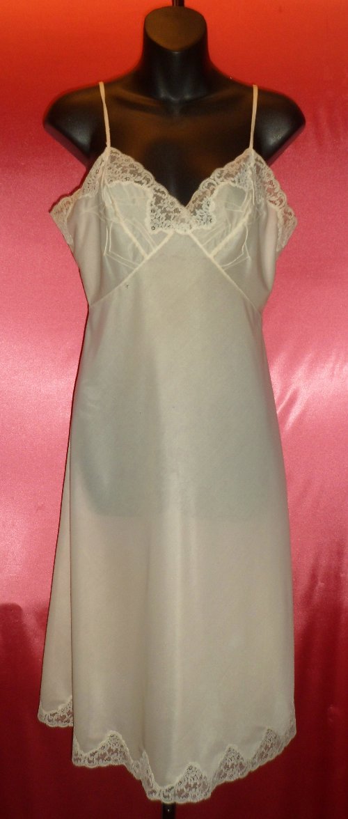 Vintage Bonwit Teller Beige Full Slip 36 : Pink Girl Vintage Lingerie